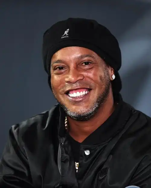 间被对方铲 间被对方铲