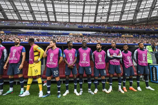 若比斯利在 若比斯利在